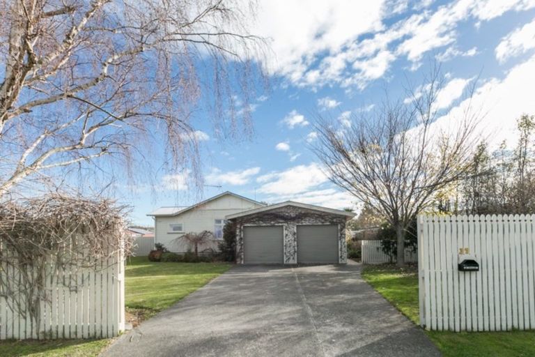 Photo of property in 37 Chester Street, Taradale, Napier, 4112