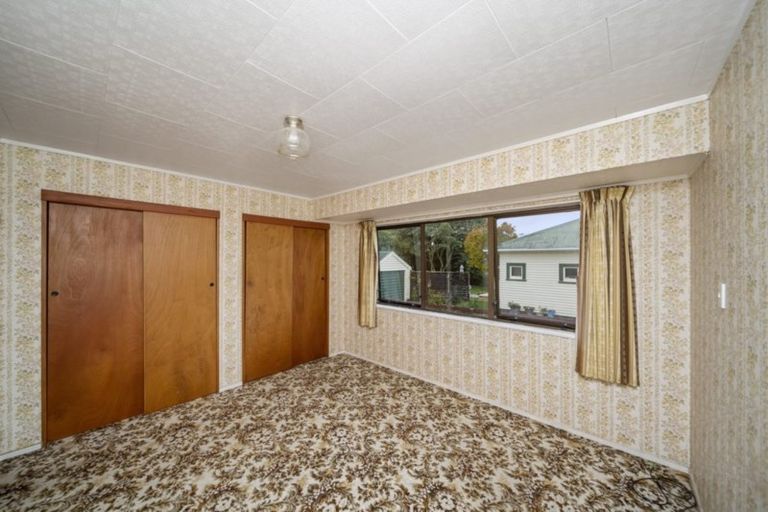 Photo of property in 16 Hinau Street, Inglewood, 4330