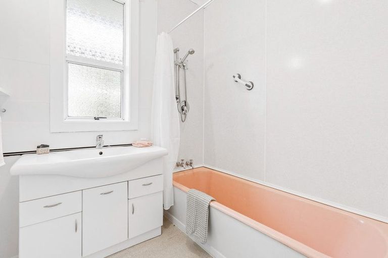 Photo of property in 57 Hargest Crescent, Saint Kilda, Dunedin, 9012