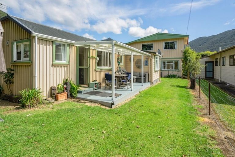 Photo of property in 5 The Parade, Okiwi Bay, French Pass, 7193
