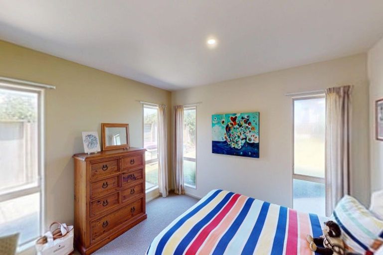 Photo of property in 51 Kent Avenue, Waitarere Beach, Levin, 5510