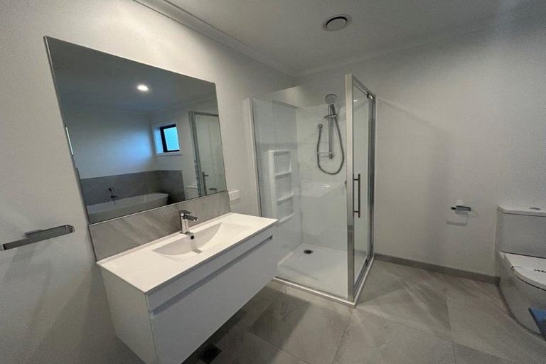 Photo of property in 24 Atutahi Lane, Papamoa, 3118