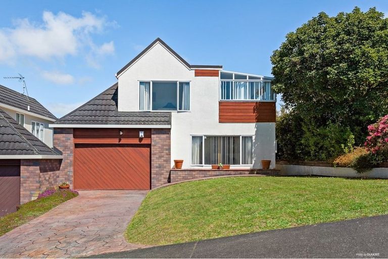 Photo of property in 1/21 Cairnbrae Court, Northcross, Auckland, 0632