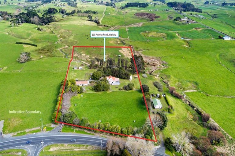 Photo of property in 115 Awhitu Road, Karioitahi, Waiuku, 2683