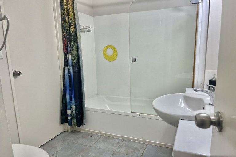 Photo of property in Tuscany Towers, 14/1 Ambrico Place, New Lynn, Auckland, 0600