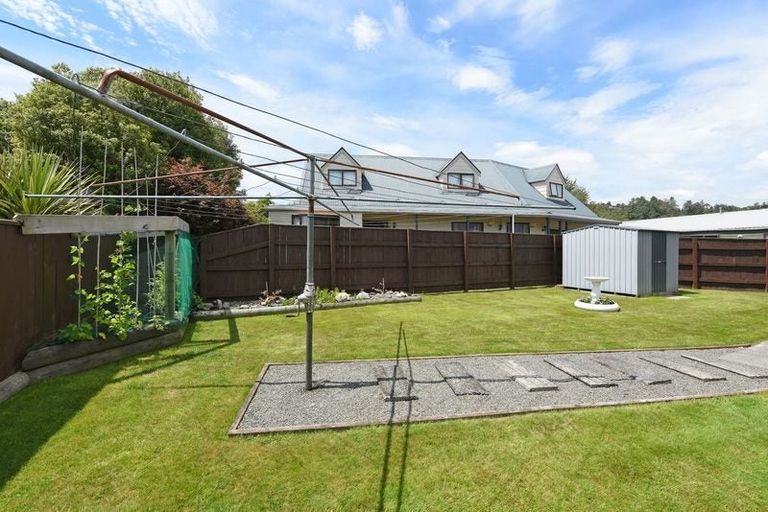 Photo of property in 12 Donegal Grove, Birchville, Upper Hutt, 5018