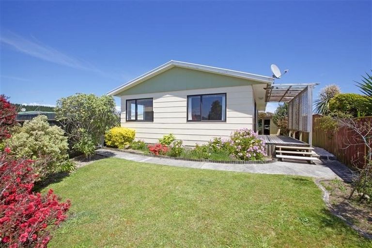 Photo of property in 11 Simcox Street, Otaki Beach, Otaki, 5512