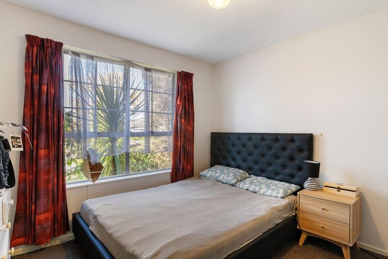 Photo of property in 17 Resolution Place, Bryndwr, Christchurch, 8053