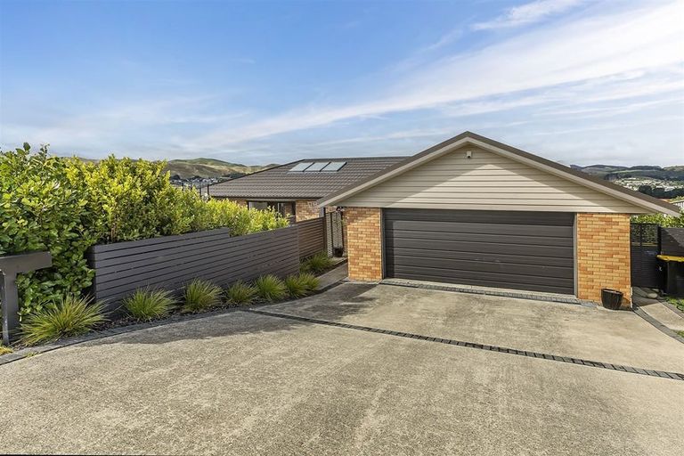 Photo of property in 93 Te Puia Drive, Aotea, Porirua, 5024