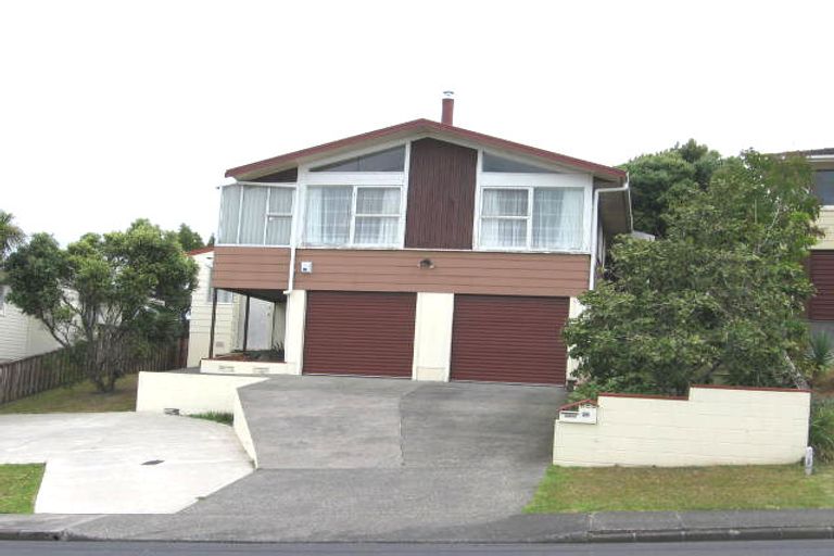 Photo of property in 28 Juniper Road, Sunnynook, Auckland, 0620