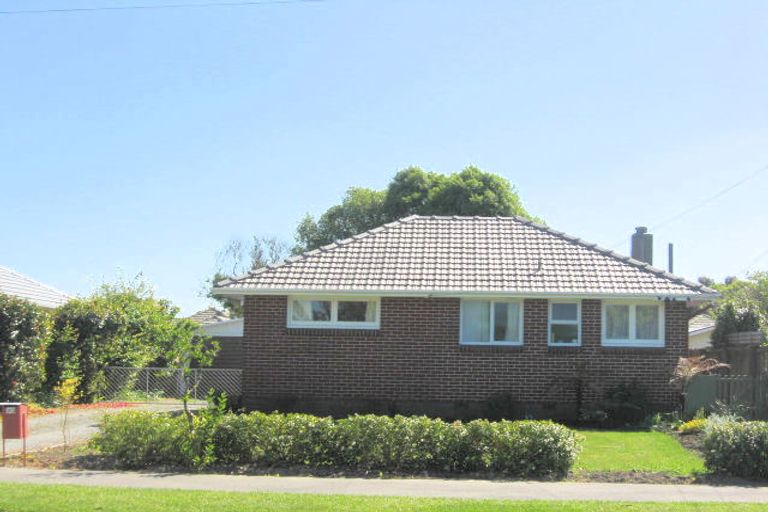 Photo of property in 20 Isleworth Road, Bishopdale, Christchurch, 8053