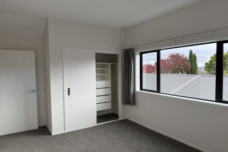 Photo of property in 54a Santiago Crescent, Unsworth Heights, Auckland, 0632