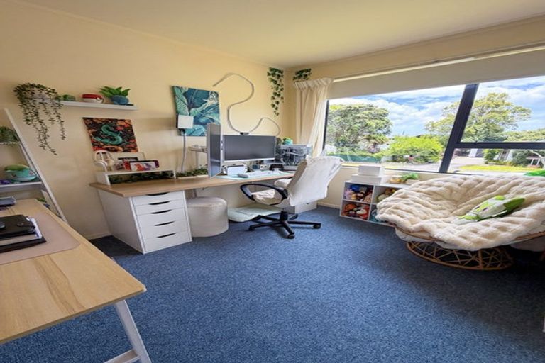 Photo of property in 33 Shearwater Street, One Tree Point, 0118