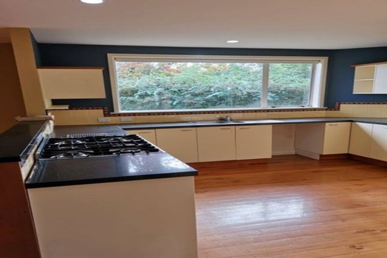 Photo of property in 1/12a Queens Avenue, Merivale, Christchurch, 8014