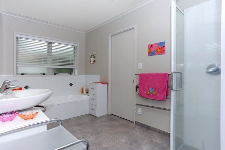 Photo of property in 8 Waiorakei Way, Welcome Bay, Tauranga, 3175