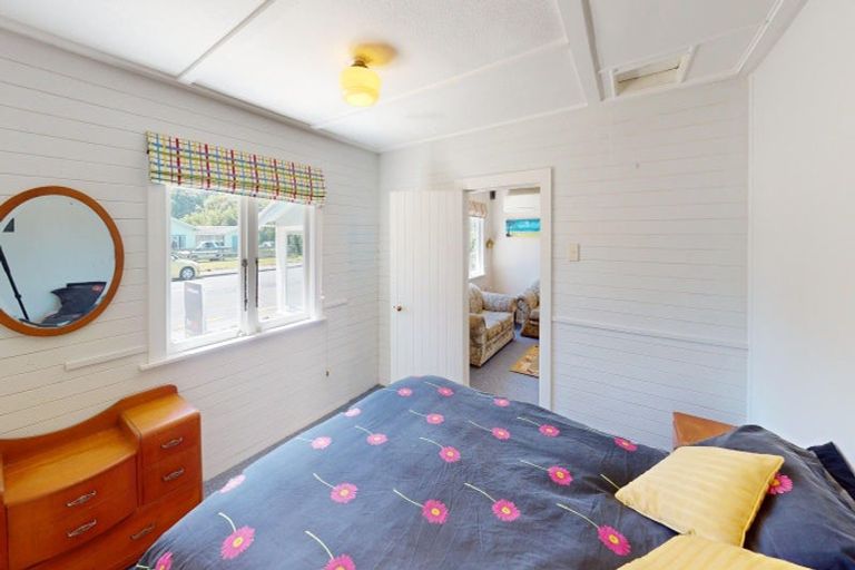 Photo of property in 647 Waitarere Beach Road, Waitarere Beach, Levin, 5510