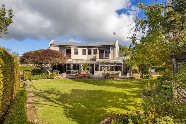 Photo of property in 45 Waicola Drive, Fitzherbert, Palmerston North, 4471