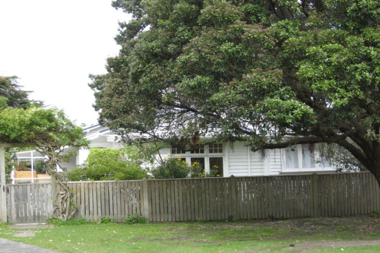 Photo of property in 32 Hutchison Crescent, Durie Hill, Whanganui, 4500
