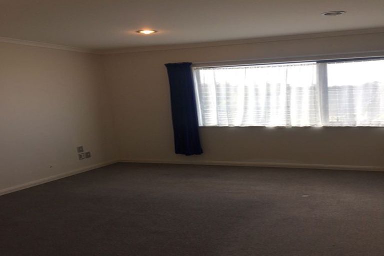 Photo of property in 4 Cityview Place, Massey, Auckland, 0614