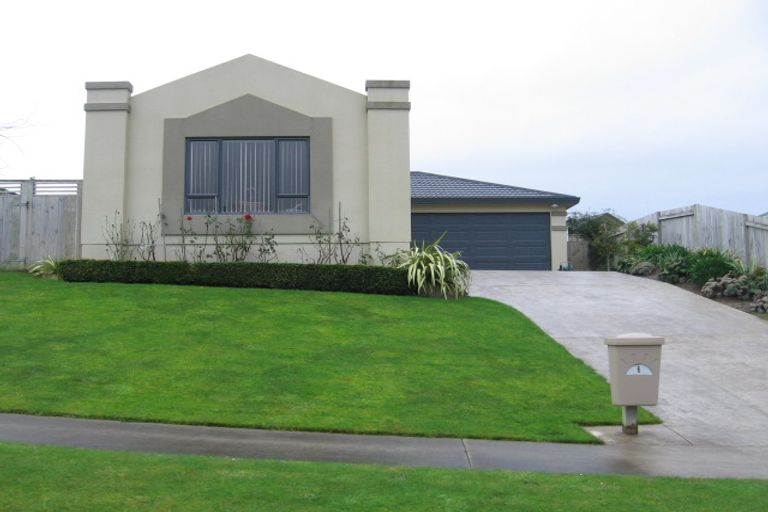 Photo of property in 6 Jordan Way, Kelvin Grove, Palmerston North, 4414