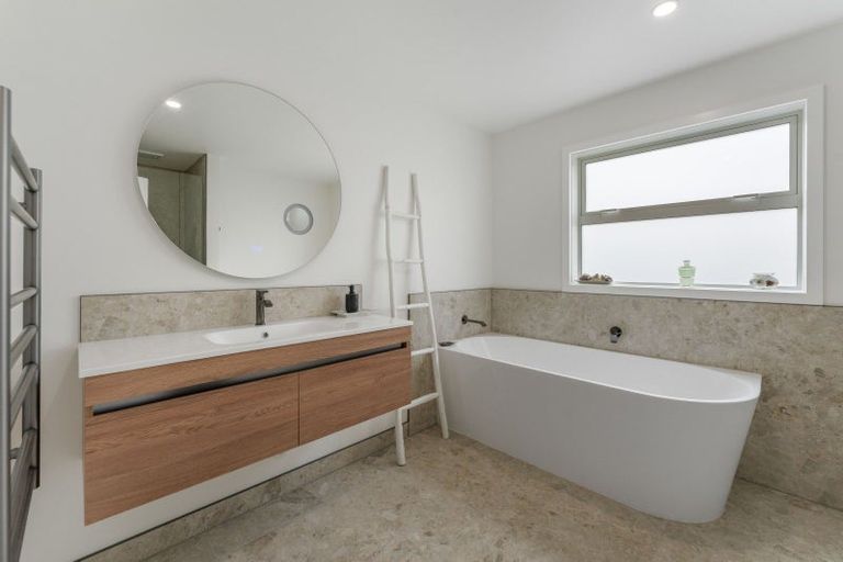 Photo of property in 39 Chesham Avenue, Waipahihi, Taupo, 3330