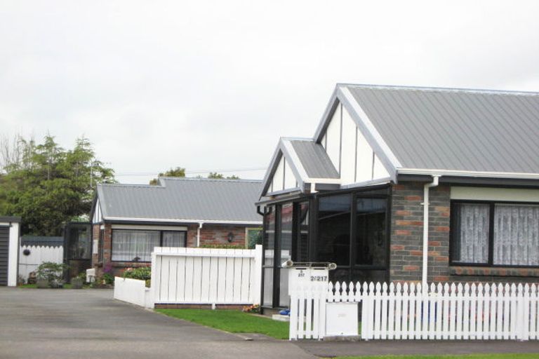 Photo of property in 2/217 Coronation Avenue, Welbourn, New Plymouth, 4310