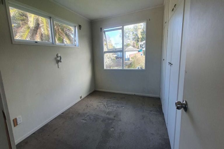 Photo of property in 149 Reeves Road, Pakuranga Heights, Auckland, 2010