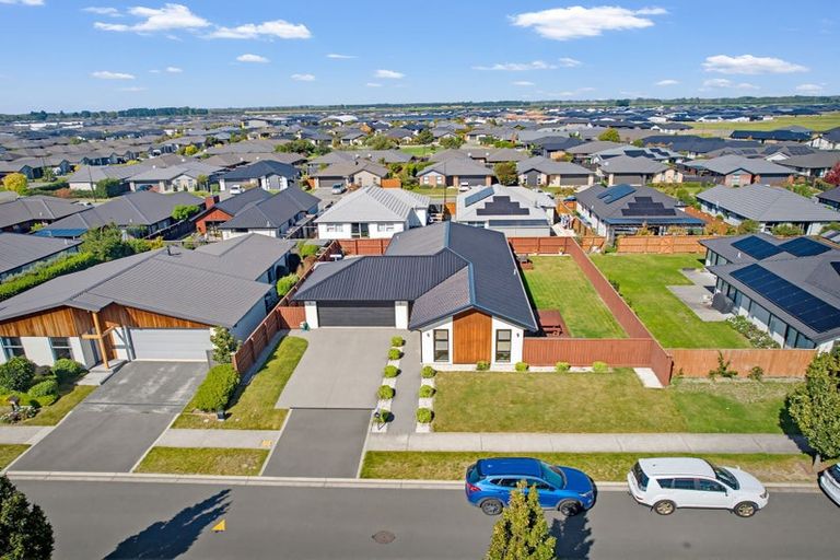 Photo of property in 10 Shillingford Boulevard, Rolleston, 7615