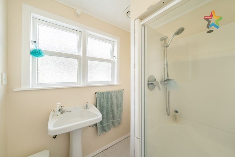 Photo of property in 20 Golf Road, Manor Park, Lower Hutt, 5019