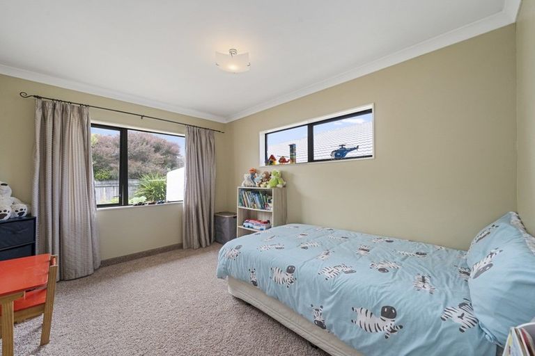 Photo of property in 15 Leanne Way, Waikanae Beach, Waikanae, 5036