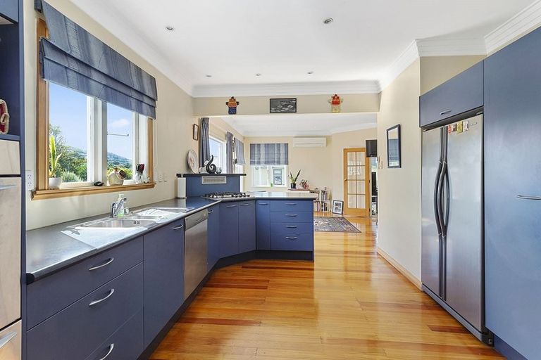 Photo of property in 8 Ngatitoa Street, Tawa, Wellington, 5028