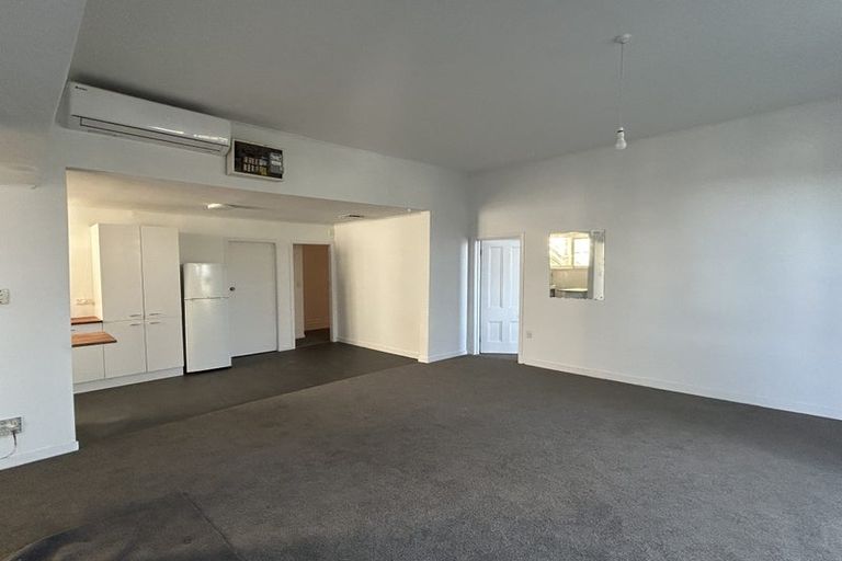 Photo of property in 70 Fairlie Terrace, Kelburn, Wellington, 6021