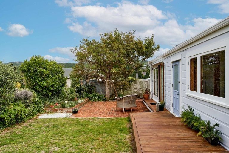 Photo of property in 33 Harland Street, Brooklyn, Wellington, 6021