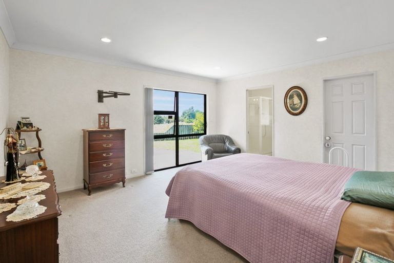 Photo of property in 22 Chatswood Grove, Fitzroy, New Plymouth, 4312