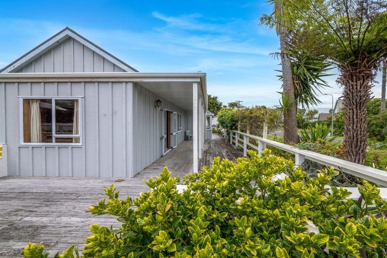 Photo of property in 15 Beresford Street, Russell, 0202