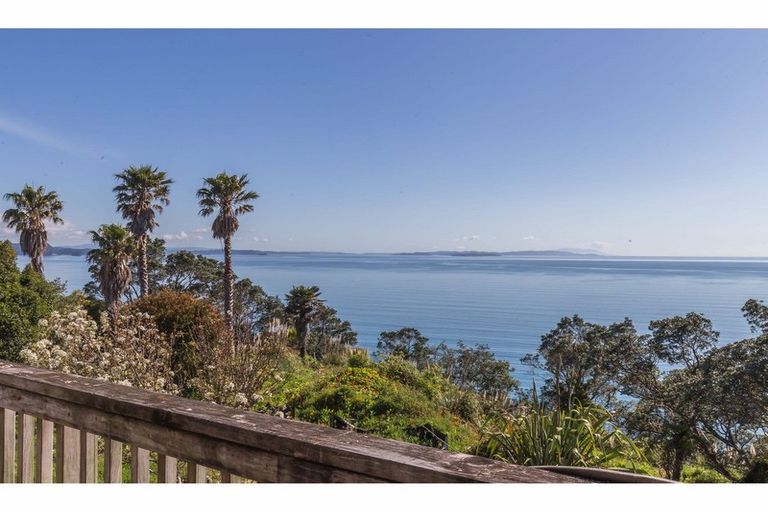 Photo of property in 106a Vipond Road, Stanmore Bay, Whangaparaoa, 0932