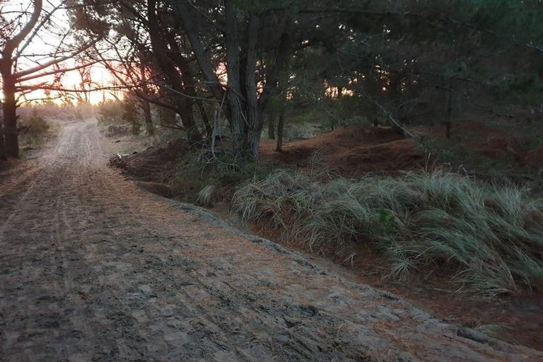 Photo of property in 76 Ferry Road, Woodend Beach, Kaiapoi, 7691