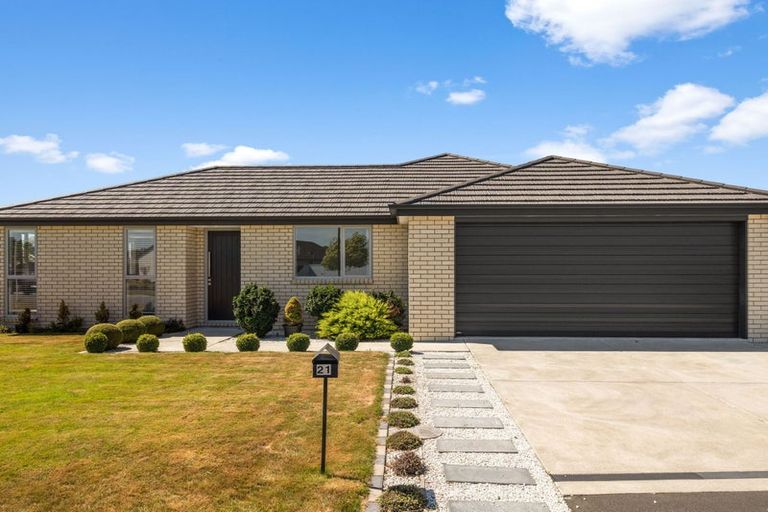 Photo of property in 21 Pajet Street, Marshland, Christchurch, 8083