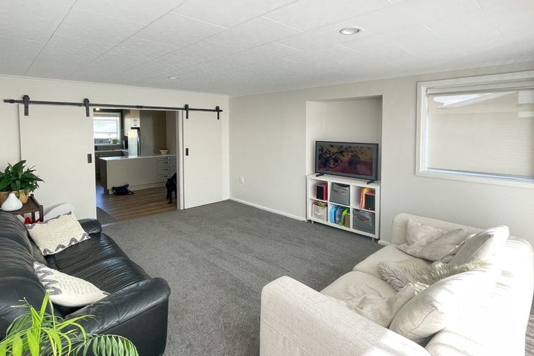 Photo of property in 62 Oriana Crescent, Hornby, Christchurch, 8042