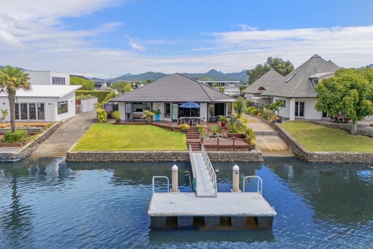 Photo of property in 124 Motu Grande, Pauanui, Hikuai, 3579