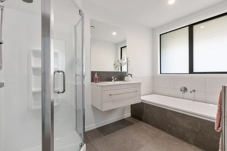 Photo of property in 21 Pakanga Grove, Pyes Pa, Tauranga, 3112