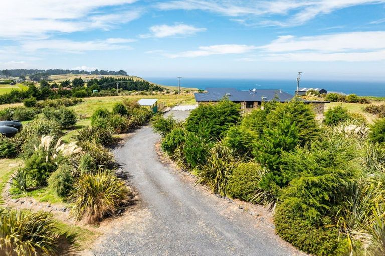 Photo of property in 25 Tunnel Beach Road, Blackhead, Dunedin, 9076
