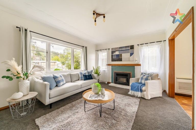Photo of property in 7 Tawhai Street, Stokes Valley, Lower Hutt, 5019