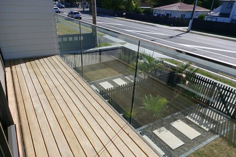 Photo of property in 1/30 West Coast Road, Glen Eden, Auckland, 0602