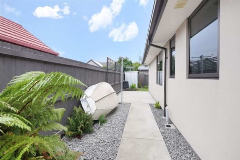 Photo of property in 1 Teal Close, Woolston, Christchurch, 8023