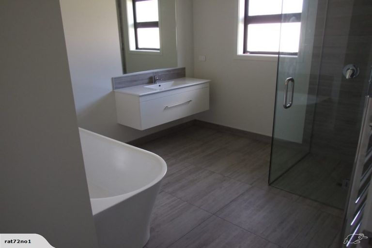 Photo of property in 22 Freedom Drive, Kelvin Grove, Palmerston North, 4414