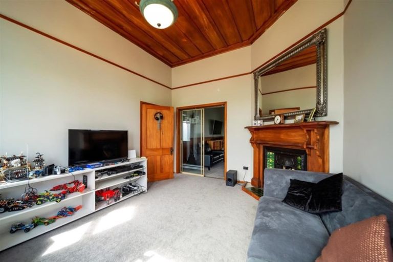 Photo of property in 70 Disraeli Street, Hawera, 4610