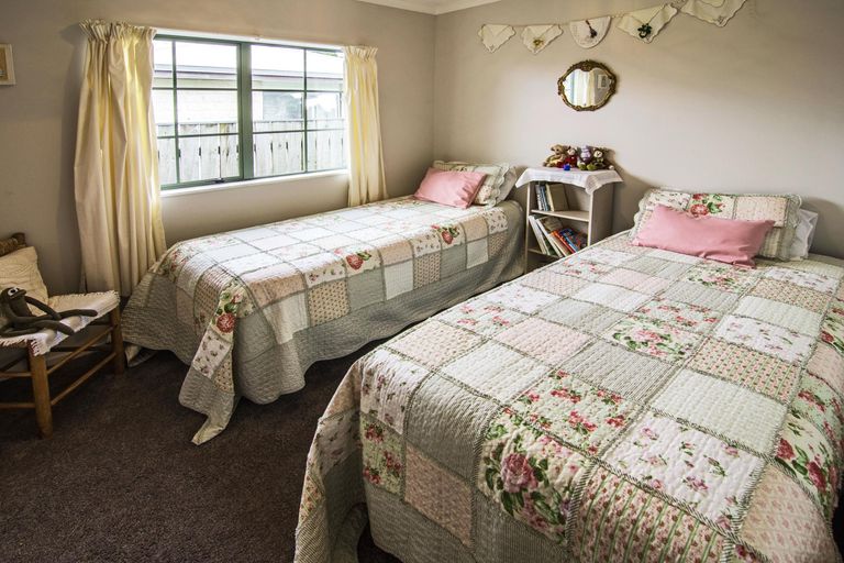 Photo of property in 52 Cambridge Terrace, Masterton, 5810