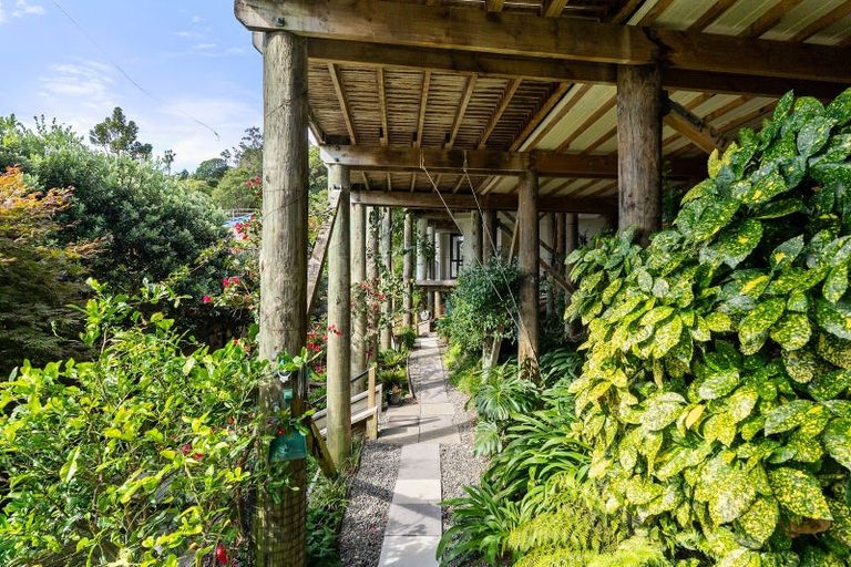 Photo of property in 52 Walter Road, Lowry Bay, Lower Hutt, 5013