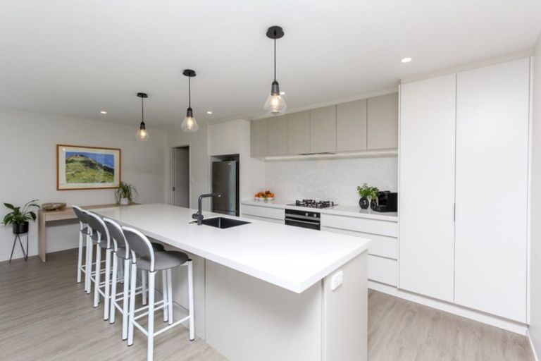 Photo of property in 2 Western Rise, Hurworth, New Plymouth, 4310